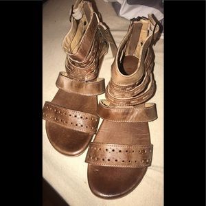 BNWT Bedstu Sandals